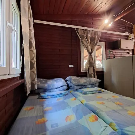 Kanadyjka Nad Jeziorem Makolno